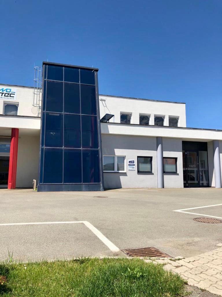 Kobra Room Fuer 4 Personen Spielberg Bei Knittelfeld エクステリア 写真